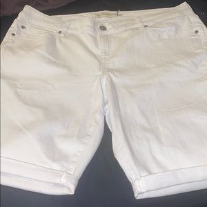 Torrid, boyfriend cut, size 18 shorts